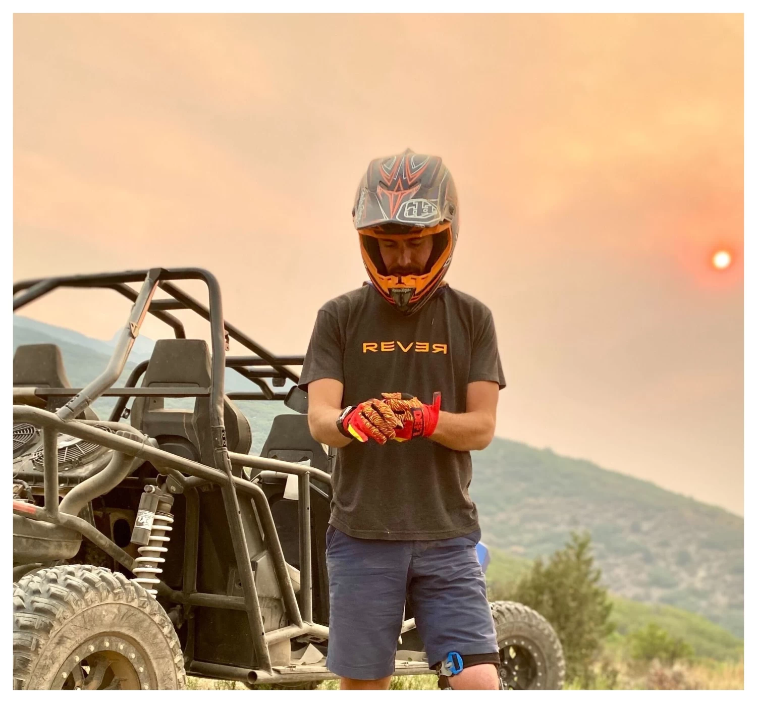 REVER Logo T-Shirt 2 REVER Logo T-Shirt - Image 2